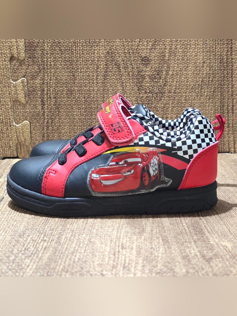 Disney Pixar Cars Lightning McQueen Shoes Kids Light up Red Athletic Shoes